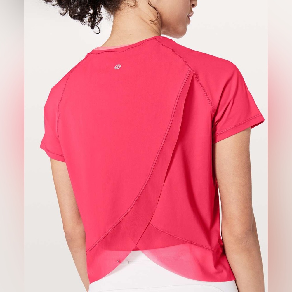 Lululemon Athletica Quick Pace Short Sleeve - Fuchsia Pink Size 4 NWOT